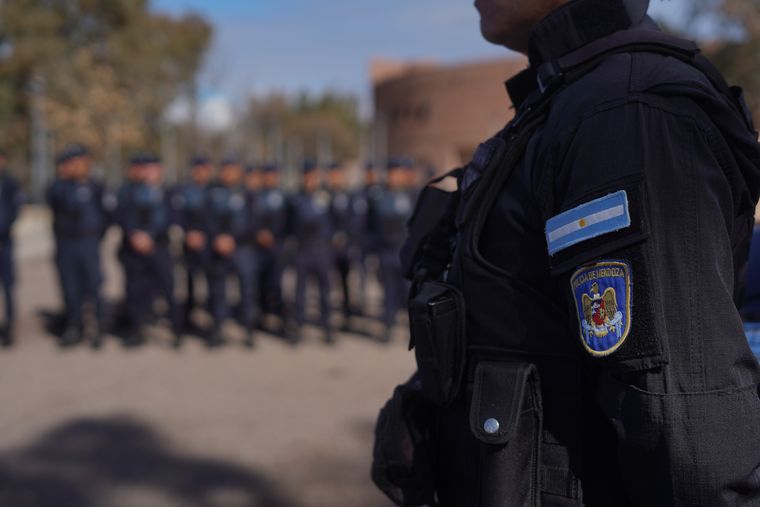 Policías de Mendoza seguirán manteniendo un adicional salarial aún en licencia.&nbsp;