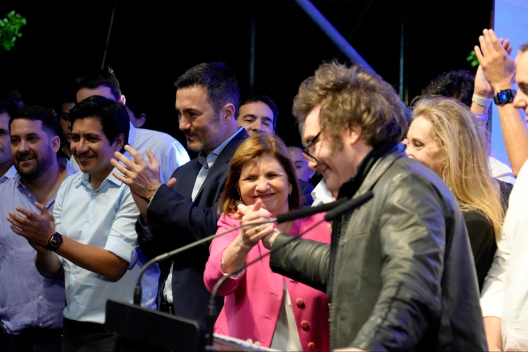 Javier Milei decidirá el futuro de su Gabinete el domingo tras conocer el resultado de las elecciones. Javier Milei decidirá el futuro de su Gabinete el domingo tras conocer el resultado de las elecciones.