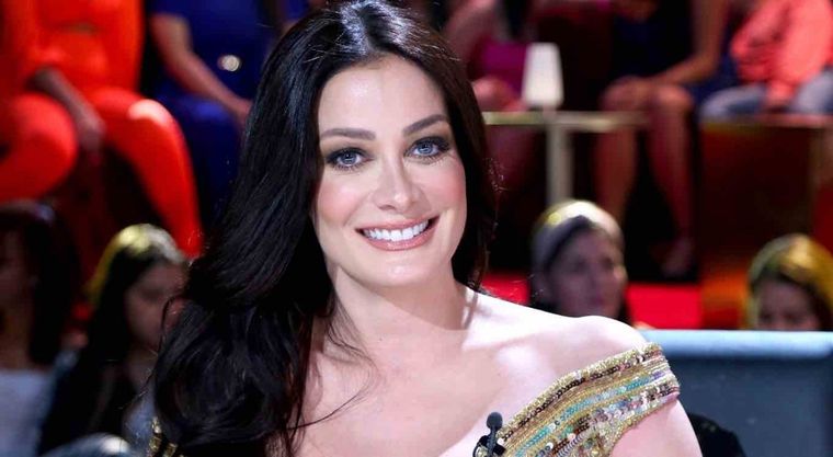 Foto: https://peopleenespanol.com/celebridades/dayanara-torres-hace-llorar-hermana-sorpresa-cumpleanos/