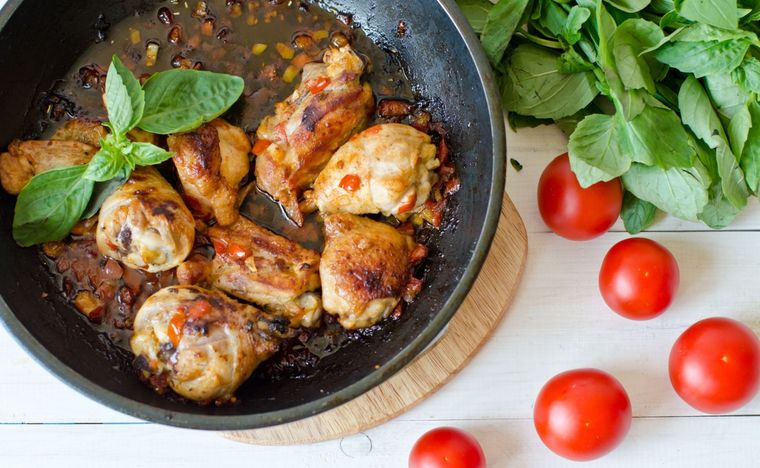 Pollo en salsa de la abuela Una receta clásica para hacer en pocos minutos Foto: Shutterstock