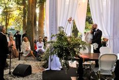 Abel Pintos y Mora Calabrese disfrutando de su bellísima fiesta de casamiento