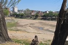 Así luce el río San Antonio de la ciudad de Villa Carlos Paz debido a la sequía extrema causada por la falta de precipitaciones. Foto: Gentileza Luis Tórtolo