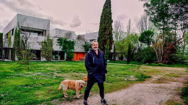 Foto: https://www.vanitatis.elconfidencial.com/famosos/2018-10-18/el-patrimonio-invisible-de-miguel-bose-en-madrid_1631718/