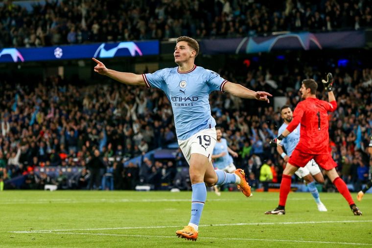 Julián Álvarez anotó el cuarto tanto de la goleada del Manchester City al Real Madrid Foto: EFE