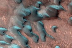 El hielo de la superficie de Marte podría proporcionar las condiciones necesarias para la presencia de vida fotosintética. Foto: NASA/JPL-CALTECH/UNIVERSITY OF ARIZONA