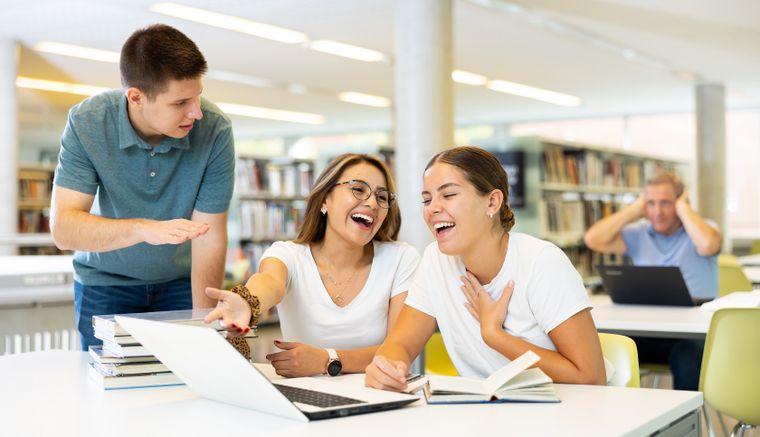 La licenciada en psicología Ailin Di Nasso, habló con MDZ sobre las personas que interrumpen todas las conversaciones.