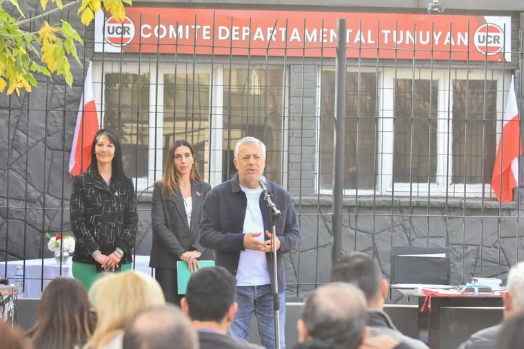 Cornejo durante la inauguración de la sede de Tunuyán. Foto: UCR