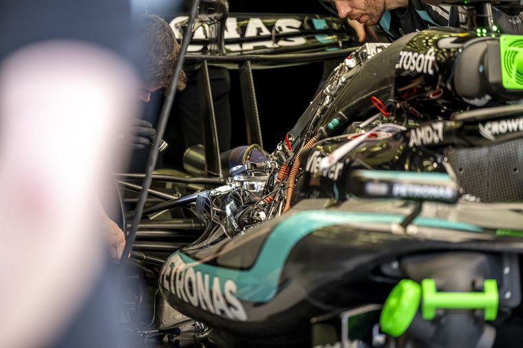 Los motores Mercedes generaron polémica en el arranque de la Fórmula 1 2026. Los motores Mercedes generaron polémica en el arranque de la Fórmula 1 2026.