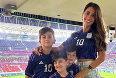 Camiseta de fútbol, el ítem tendencia del que no te despegarás hasta fin de año Foto: Instagram