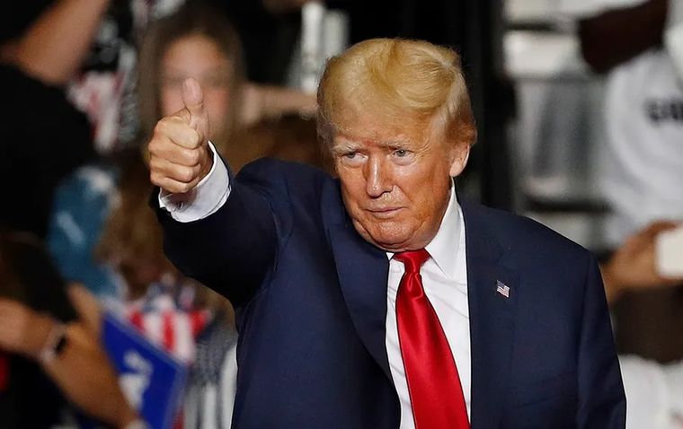 Donald Trump El expresidente había creado su propia red social, Truth Social Foto: EFE