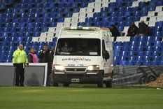 Ver ambulancias en el fútbol profesional es común, pero ¿Es trasladable esto al deporte amateur? Foto: Télam Ver ambulancias en el fútbol profesional es común, pero ¿Es trasladable esto al deporte amateur? Foto: Télam