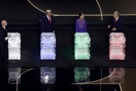 Donald Trump, Mark Carney y Claudia Sheinbaum dieron inicio al sorteo del Mundial 2026. Donald Trump, Mark Carney y Claudia Sheinbaum dieron inicio al sorteo del Mundial 2026.