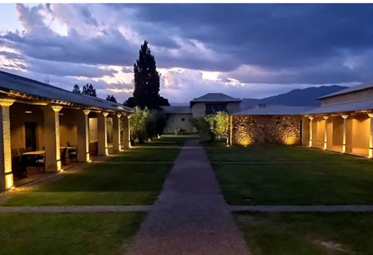 Una imagen de la belleza arquitectónica de Bodega Vistalba.