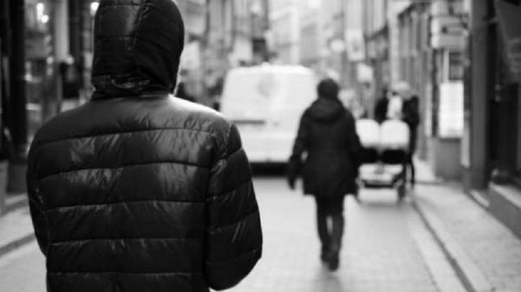 Una jueza civil de Neuquén impuso la compensación económica por el daño moral que le causó a la víctima el acoso callejero. Foto: archivo