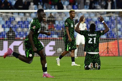 Argelia, out de la Copa Africana de Naciones en manos de Nigeria. Argelia, out de la Copa Africana de Naciones en manos de Nigeria.