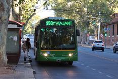 Los colectivos circularon, pero con pocos pasajeros. Foto: Santiago Tagua/MDZ