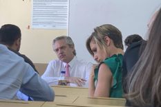 papelon: los alumnos de derecho de alberto fernandez salieron a desmentirlo