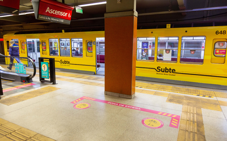 Banco Nación permite ahorrar a la hora de viajar en subte Foto: GCBA