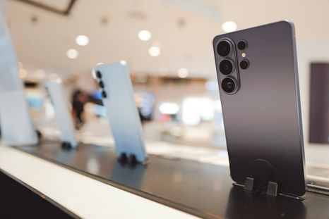 Amazon ofrece el último gama alta de Samsung a un precio imperdible. Amazon ofrece el último gama alta de Samsung a un precio imperdible.