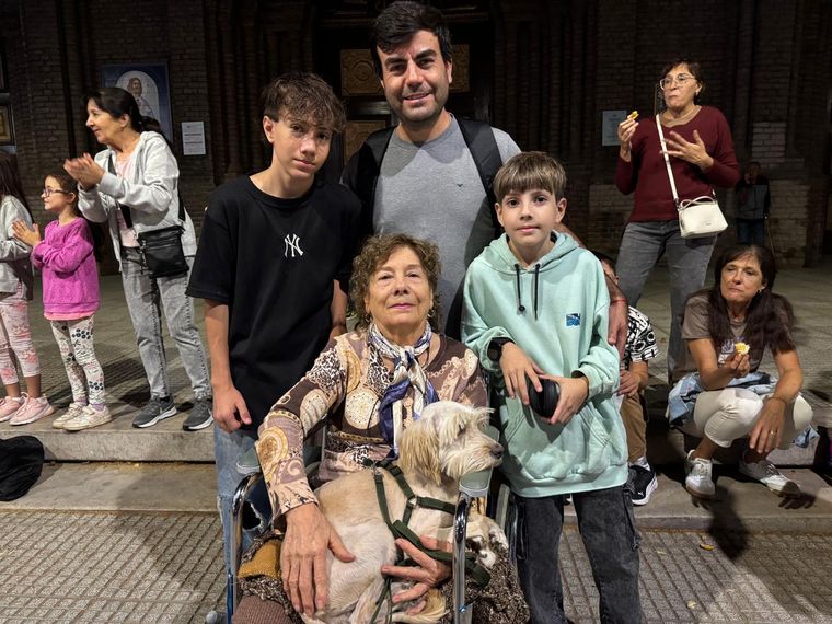 La familia llegó desde San Rafael para apoyar a Julieta, la virreina departamental. La familia llegó desde San Rafael para apoyar a Julieta, la virreina departamental.