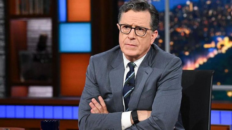 "Amo absolutamente que hayan despedido a Colbert. Tenía incluso menos talento que ratings", escribió Donald Trump en Truth Social horas después del anuncio.