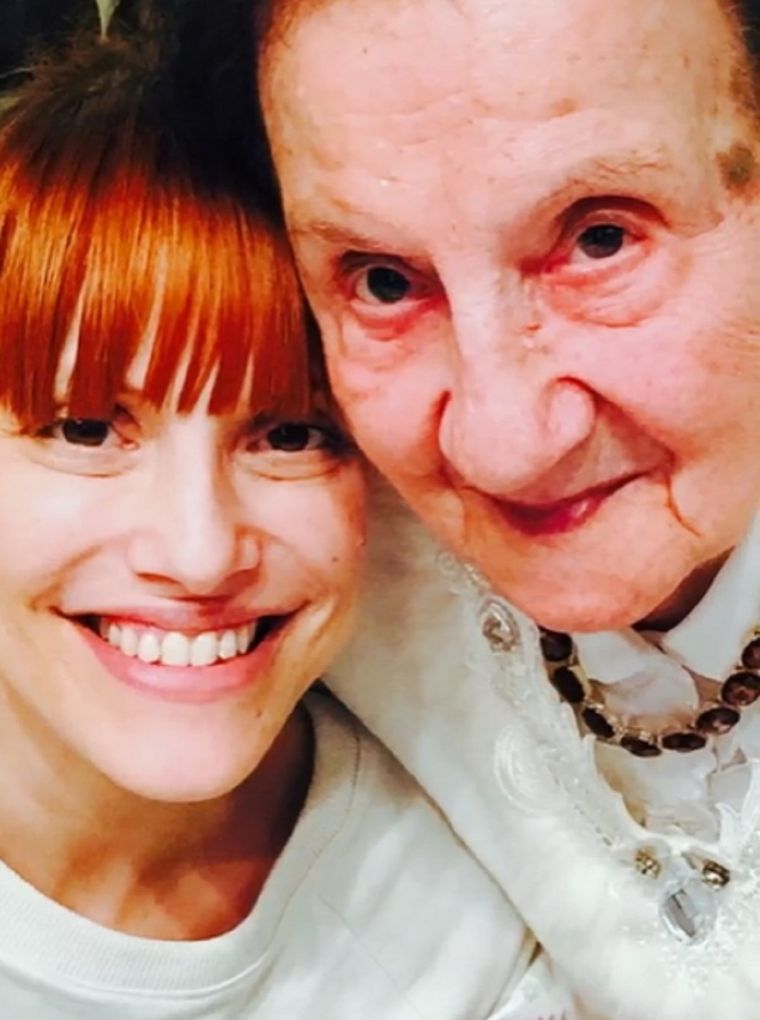 Connie Ansaldi junto a su abuela Elsa Foto: Instagram