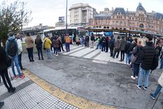 La UTA advirtió por un posible paro de colectivos pero empresarios expresarón que el panorama está controlado.