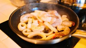 Chefs coinciden para que las almejas al ajillo queden perfectas, usa vino y no las cocines más de 5 minutos