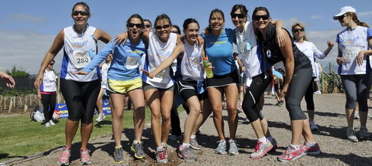 Las chicas listas para la carrera, después de una buena preparación. Foto: Pachy Reynoso/MDZ