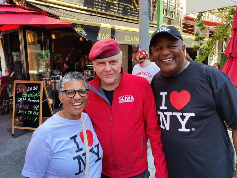 Curtis Sliwa (republicano). Curtis Sliwa (republicano).