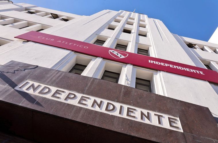 Independiente apuntó contra Alejandro Domínguez tras el fallo de Conmebol.