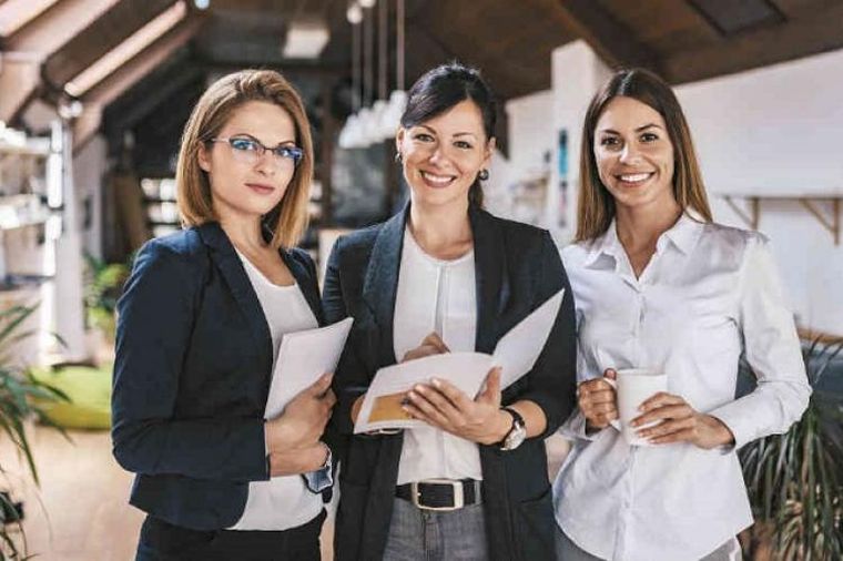 Hay un momento en la vida de muchas mujeres en el que el ruido, el bullicio afectivo, las multitareas sin fin, empieza a desaparecer. Hay un momento en la vida de muchas mujeres en el que el ruido, el bullicio afectivo, las multitareas sin fin, empieza a desaparecer.