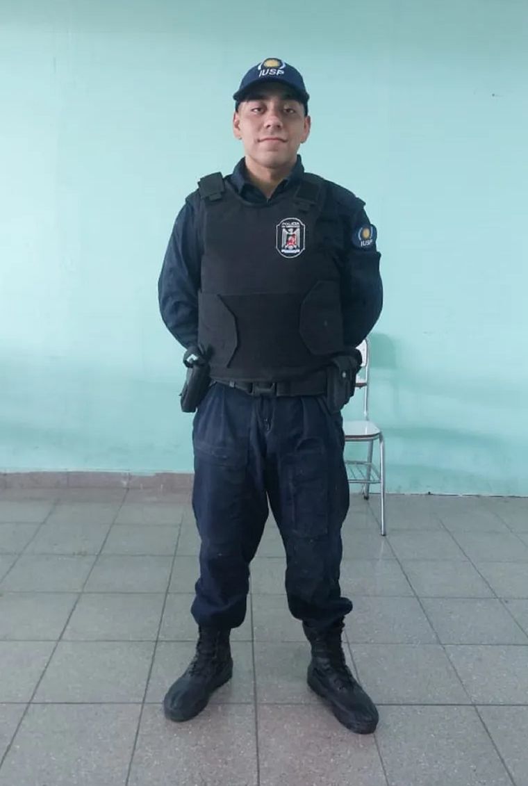 César Joaquín Gómez, el cadete baleado por Quiroga Araya en el IUSP César Joaquín Gómez, el cadete baleado por Quiroga Araya en el IUSP