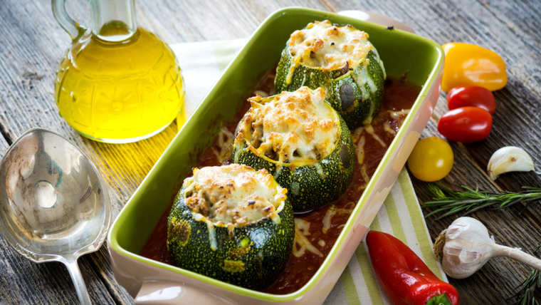 Aunque hoy son muy comunes, antiguamente esta recetase rellenaba casi siempre con arroz y hierbas, no con carne. Aunque hoy son muy comunes, antiguamente esta recetase rellenaba casi siempre con arroz y hierbas, no con carne.