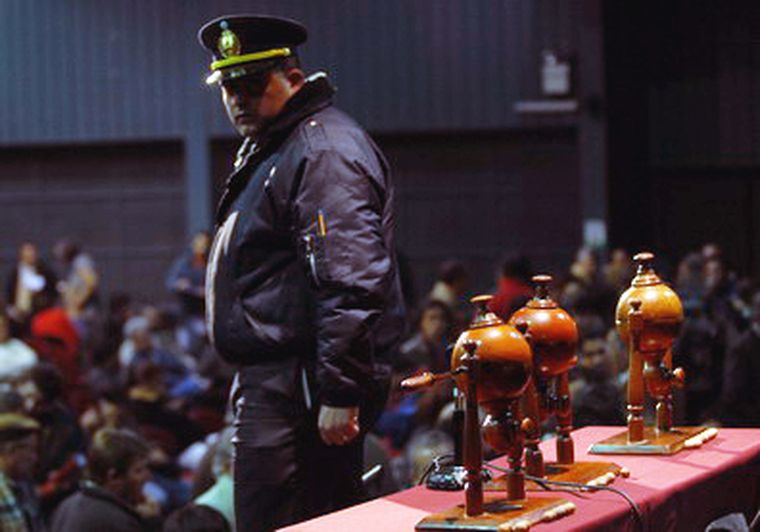 Los bolilleros de la polémica: ¿hubo irregularidades? Foto: Ivana González/MDZ