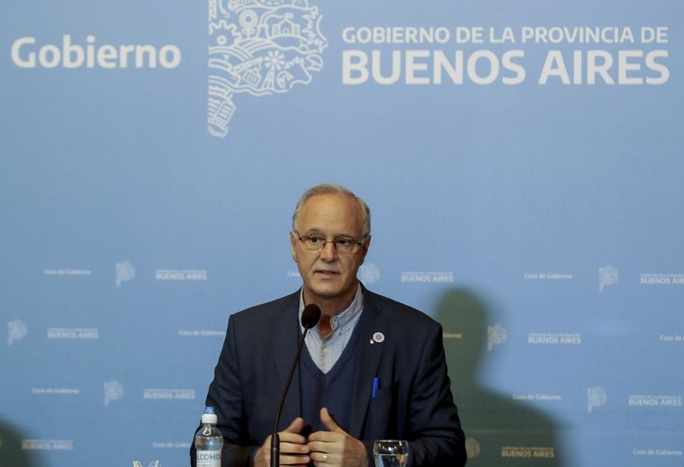 El ministro de Salud de la provincia de Buenos Aires esta tarde dando la explicación. Foto: Télam