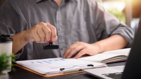 Anses permite cobrar el 20% retenido de la AUH al presentar la Libreta 2024. Anses permite cobrar el 20% retenido de la AUH al presentar la Libreta 2024.