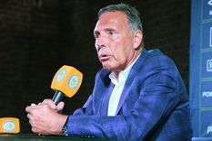 Russo reveló que habló con Riquelme por algunos jugadores de Boca. Russo reveló que habló con Riquelme por algunos jugadores de Boca.