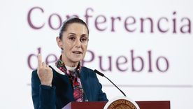 Claudia Sheinbaum fue acosada en plena vía pública. Foto: Efe Claudia Sheinbaum fue acosada en plena vía pública. Foto: Efe