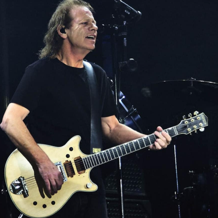 Stevie Young, internado en Argentina por problemas de salud. Stevie Young, internado en Argentina por problemas de salud. 