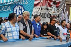 A la izquierda de la foto, Lucio Quilpatay. Foto: Facebook Marcelo Aparicio.