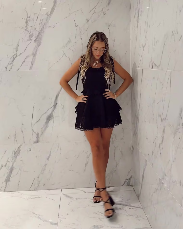 La noche se vistió de negro con Nati Jota. La noche se vistió de negro con Nati Jota.