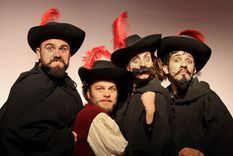 vuelve los tres mosqueteros, un clasico del flaco suarez