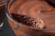 delicia gourmet: prepara un delicioso mousse de chocolate con solo ¡4 ingredientes!