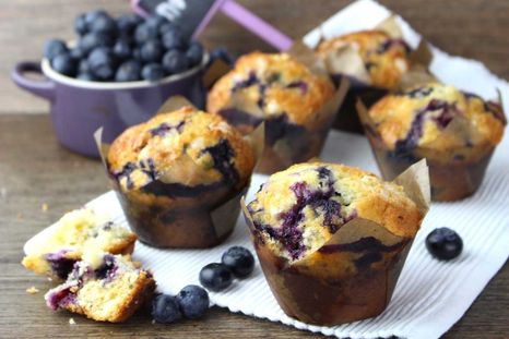 Mini muffins de arándanos con proteínas. Foto: Orielos Kitchen (recetassinlactosa.com)