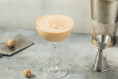 Descubre cómo hacer un brandy Alexander clásico y delicioso Foto: Shutterstock