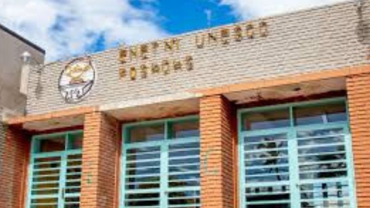 Escuela Perovincial de Educación Técnica Nro.1 Unesco (EPET) de Posadas. Escuela Perovincial de Educación Técnica Nro.1 Unesco (EPET) de Posadas.