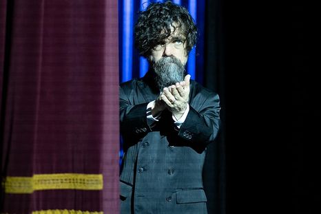 Una comedia espléndida. Una comedia espléndida.