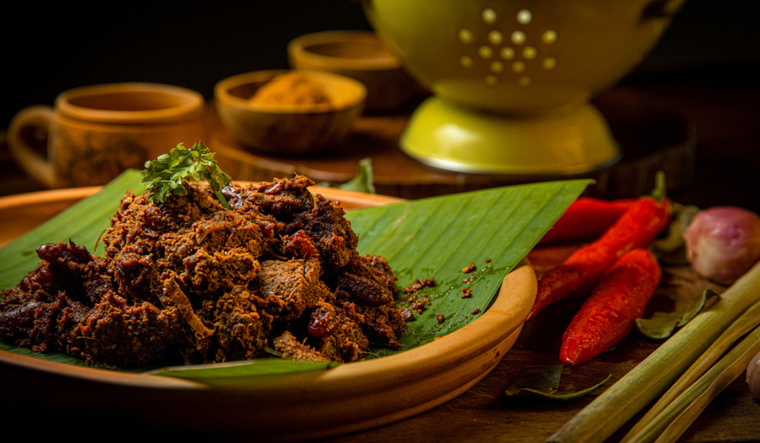 Sigue el aroma: rendang Padang, la perfección en cada bocado Foto: Shutterstock