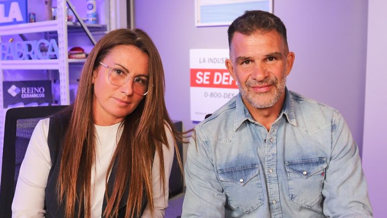 Sala encabeza El Club de la Milanesa junto a Celina Kiti Rosso, su esposa y socia. Sala encabeza El Club de la Milanesa junto a Celina Kiti Rosso, su esposa y socia.